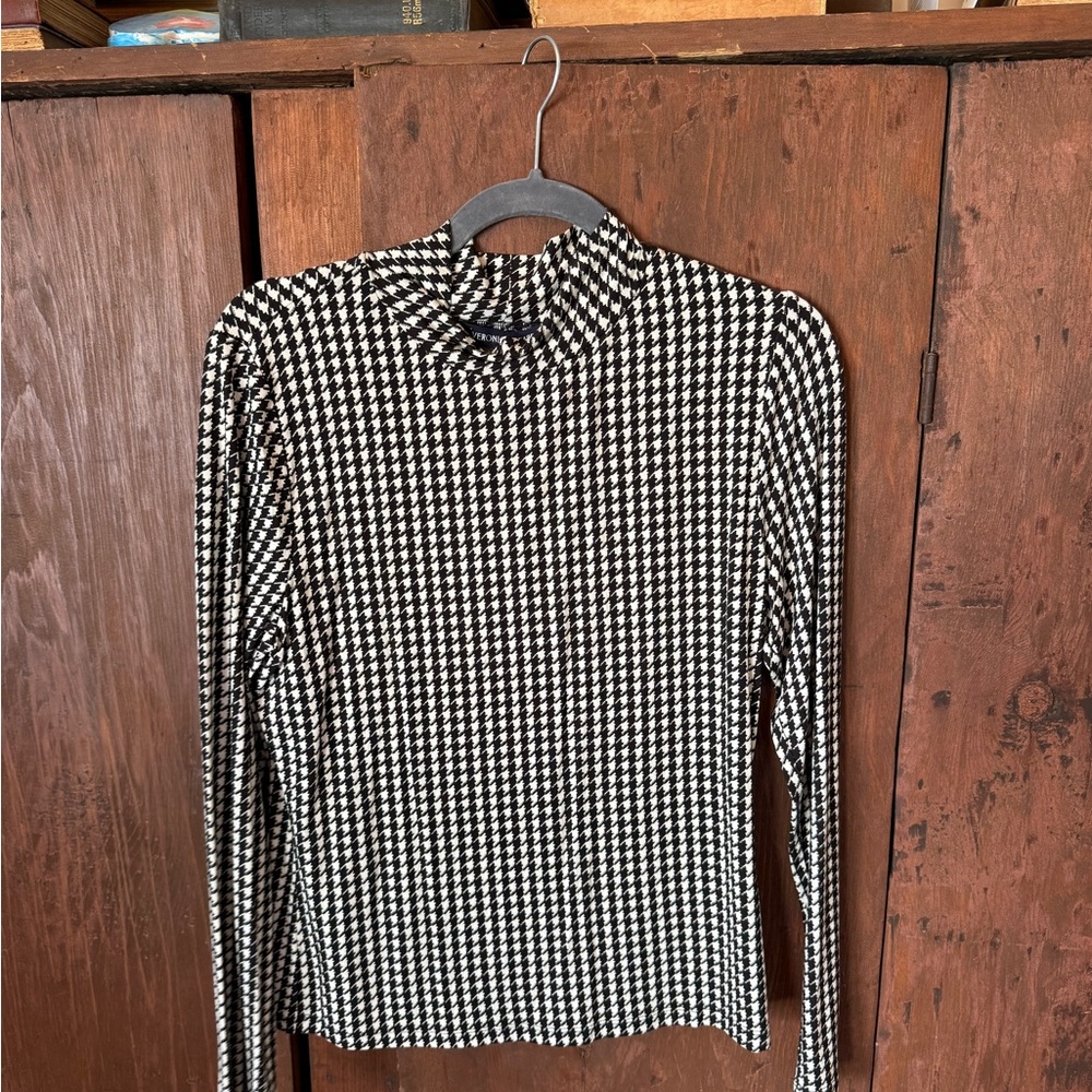 Veronica Beard Black and Cream Houndstooth Top